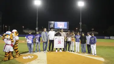 LVBP: Así retiran los Tigres de Aragua el número de Roberto Zambrano (+Fotos) LVBP: Así retiran los Tigres de Aragua el número de Roberto Zambrano (+Fotos)