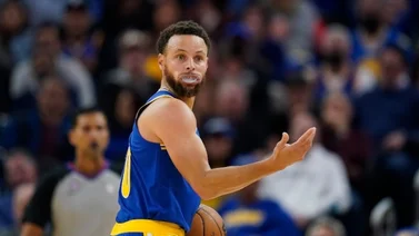 NBA: Stephen Curry deja a LeBron James fuera de su equipo ideal