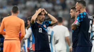 Qatar 2022: Ángel Di Maria consuela  a Luka Modric luego de la eliminación de Croacia