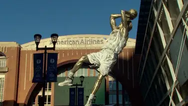 NBA: Los Mavericks crean una estatua en homenaje a Dirk Nowitzki NBA: Los Mavericks crean una estatua en homenaje a Dirk Nowitzki