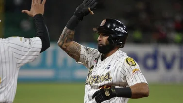 LVBP: Alí Castillo iguala a Bob Abreu en un récord en los Leones del Caracas