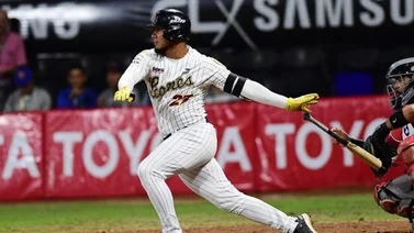 LVBP: Lenyn Sosa visita a los Leones del Caracas para la Gran Final