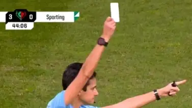 Hacen historia en Portugal al mostrar la primera tarjeta blanca en un partido de fútbol Hacen historia en Portugal al mostrar la primera tarjeta blanca en un partido de fútbol