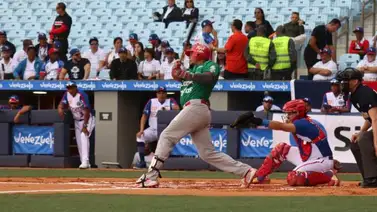 Reynaldo Rodríguez conecta el primer jonrón en la historia del Estadio Monumental Simón Bolívar Reynaldo Rodríguez conecta el primer jonrón en la historia del Estadio Monumental Simón Bolívar