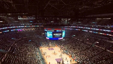 Los Lakers estudian opciones para salvar la temporada