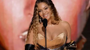 Beyonce subió a la cima de los Premios Grammy y se alzó como su máxima líder