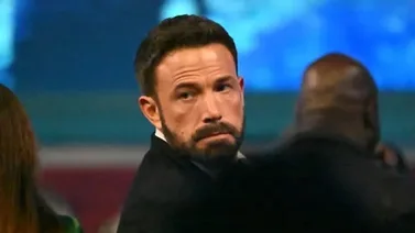 ¡Que ánimos! El "fastidiado" aspecto de Ben Affleck en los Grammy 2023