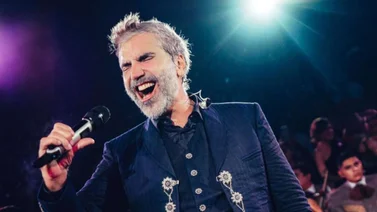 ¡A cuerpo cobarde! Critican a Alejandro Fernández por subirse "zarataco" a la tarima