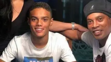 Hijo del brasileño Ronaldinho ficha con el FC Barcelona Hijo del brasileño Ronaldinho ficha con el FC Barcelona