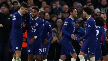 Un polémico penal mete al Chelsea en cuartos de final (+ Videos) Un polémico penal mete al Chelsea en cuartos de final (+ Videos)