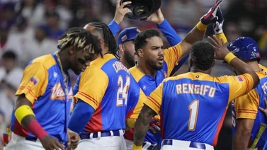 Clásico Mundial de Beisbol: Anthony Santander conecta enorme batazo para la ventaja de Venezuela (En vivo)