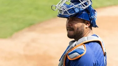 MLB: Omar Narváez sorprende a un corredor de los Marlins con grandiosa jugada defensiva (+VIDEO)