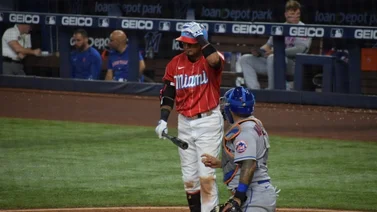 MLB: Luis Arráez abre su "Regadera" de batazos contra los Mets (+Video)