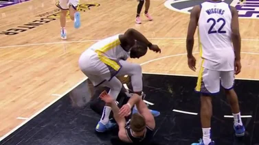 Draymond Green fue expulsado por esta peligrosa acción ante Domantas Sabonis (+VIDEO)