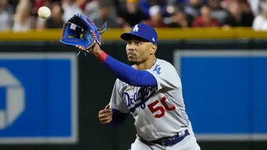 MLB: Mookie Betts no tiene límites y ya muestra sus dotes como campocorto
