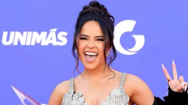 Becky G asistió a los Latin AMAS 2023 sin novio y sin anillo de compromiso