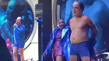 ¡Sin pudor¡ Cristian Castro se queda en bóxer en pleno concierto
