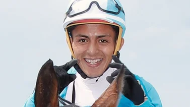 Jinete sufre aparatosa caída en Thistledown y cancelan las carreras