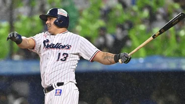 José Osuna guió a Tokyo Yakult Swallows con un par de estacazos