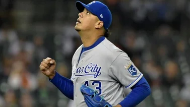 MLB: Carlos Hernández suma otro buen relevo y sus números comienzan a mejorar