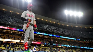 ¡Bryce Harper volvió con todo! Destrozó al picheo de los Dodgers con noche de 3-3