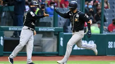 Ángel Reyes deja en el terreno a sus rivales con un batazo en la Liga Mexicana de Béisbol Ángel Reyes deja en el terreno a sus rivales con un batazo en la Liga Mexicana de Béisbol