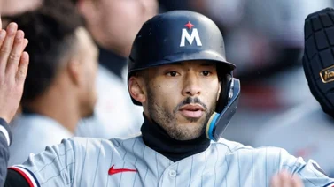 MLB: ¡Clase de tabla! Carlos Correa se fue para la calle una vez más (+VIDEO)