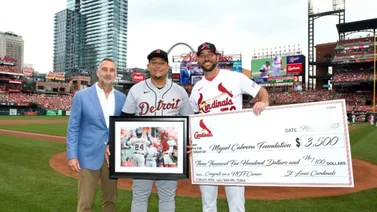 MLB: ¡Honor a quien honor merece! Mira el homenaje que recibió Miguel Cabrera en el Busch Stadium
