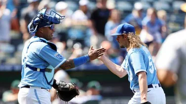 MLB: Vea cómo Salvador Pérez frustra intento de robo de base (+ Video)
