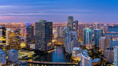 Venezolanos y cubanos no podrán comprar propiedades libremente en Florida por nueva ley