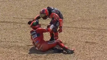 ¡De la moto a los puños! Dos pilotos de Moto GP se van a los golpes luego de un choque (+VIDEO)