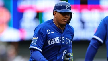 MLB: Salvador Pérez la ve como un melón y es el venezolano con más jonrones (+Video)