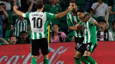 Betis se impone al Rayo Vallecano y continúa luchando por acceder a competiciones europeas Betis se impone al Rayo Vallecano y continúa luchando por acceder a competiciones europeas