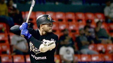 LMB: Mira como Ángel Reyes desaparece la bola por partida triple en México (+VIDEO)