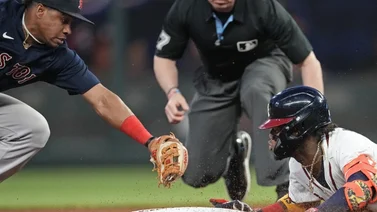 Ronald Acuña Jr. y Esteury Ruiz aprovechan las nuevas reglas contra los lanzadores