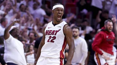 Jimmy Butler se luce ante Boston y empata un récord de Michael Jordan en playoffs