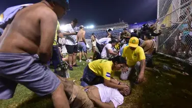 Tragedia en El Salvador: Estampida en estadio de fútbol salvadoreño deja al menos 12 muertos y 100 heridos Tragedia en El Salvador: Estampida en estadio de fútbol salvadoreño deja al menos 12 muertos y 100 heridos