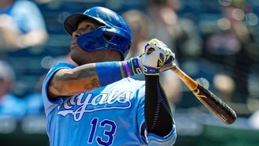 MLB: ¡Encendido! Salvador Pérez vuelve a mandarla lejos (+Vídeo)