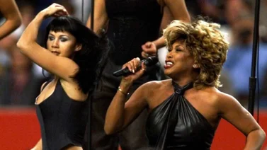 Así fue la gran actuación de Tina Turner la "Reina del Rock" en la presentación de medio tiempo del Super Bowl (+detalles)