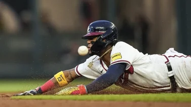 MLB: ¡Fenómeno! Ronald Acuña Jr. completó otra gran jornada con el bate y robando almohadillas
