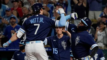MLB: Salvador Pérez imponente en su juego 1300 (+ Video)