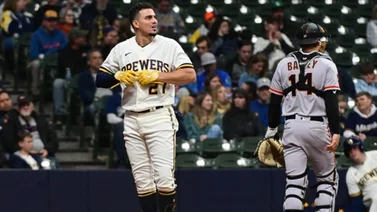 Preocupación en Milwaukee: Willy Adames fue retirado por pelotazo en la cabeza (+Video)