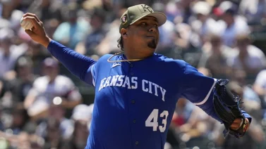 MLB: ¡Un cuchillo! Carlos Hernández es el oasis del maltrecho bullpen de los Reales
