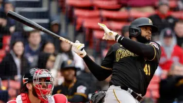 MLB: Carlos Santana fue sacado del encuentro del domingo por una lesión MLB: Carlos Santana fue sacado del encuentro del domingo por una lesión