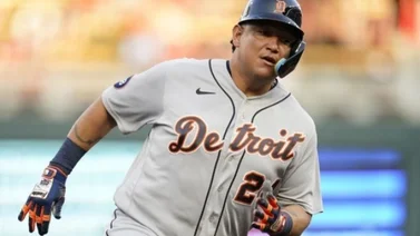 MLB: ¡TODAVÍA CORRE! Mira el gran spring que hizo Miguel Cabrera desde segunda hasta el plato (+Video)