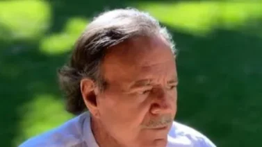 Tremenda rabieta agarró Julio Iglesias por rumores sobre que padece "Demencia Senil"