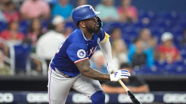 MLB: ¡A Volar! Adolis García amplió ventaja ante Marlins con su decimotercer jonrón (+Video)