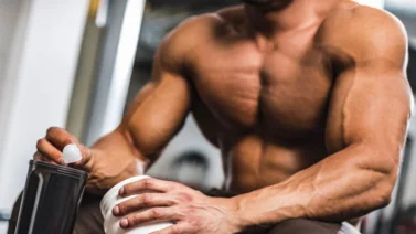 ¿Para qué sirve la creatina? Aumenta tu musculatura con este popular suplemento