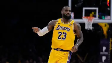 NBA: ¡En todos lados! Estos son los promedios de LeBron James en cada una de las posiciones en el tabloncillo NBA: ¡En todos lados! Estos son los promedios de LeBron James en cada una de las posiciones en el tabloncillo