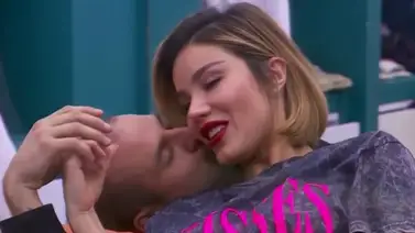 Así fue la inesperada propuesta de noviazgo de Clovis Nienow a Aleska Génesis (+Video) Así fue la inesperada propuesta de noviazgo de Clovis Nienow a Aleska Génesis (+Video)